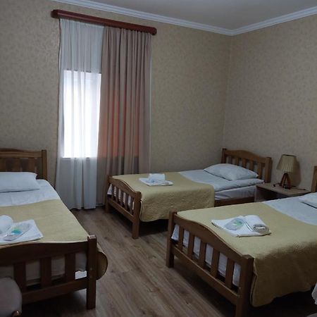 Sesilia Hotell Kazbegi Eksteriør bilde