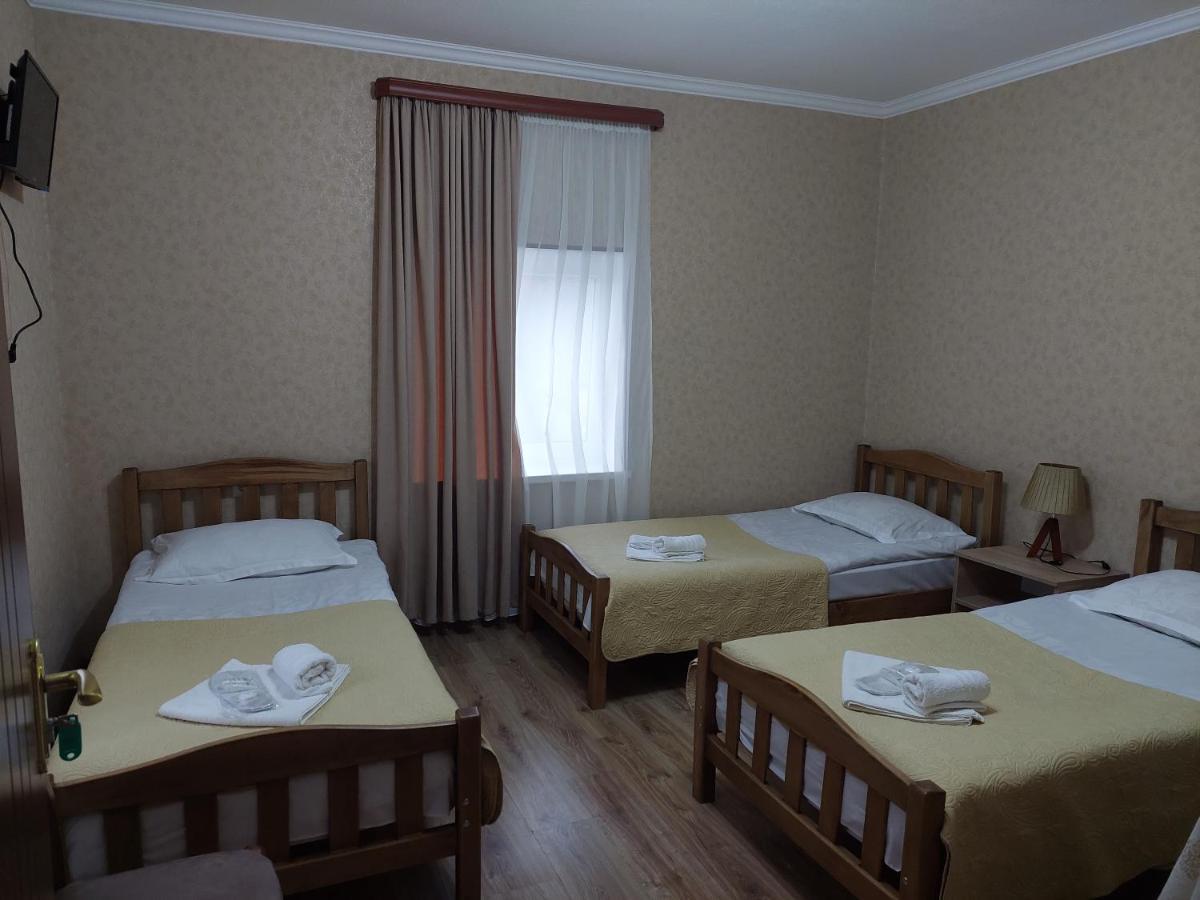 Sesilia Hotell Kazbegi Eksteriør bilde