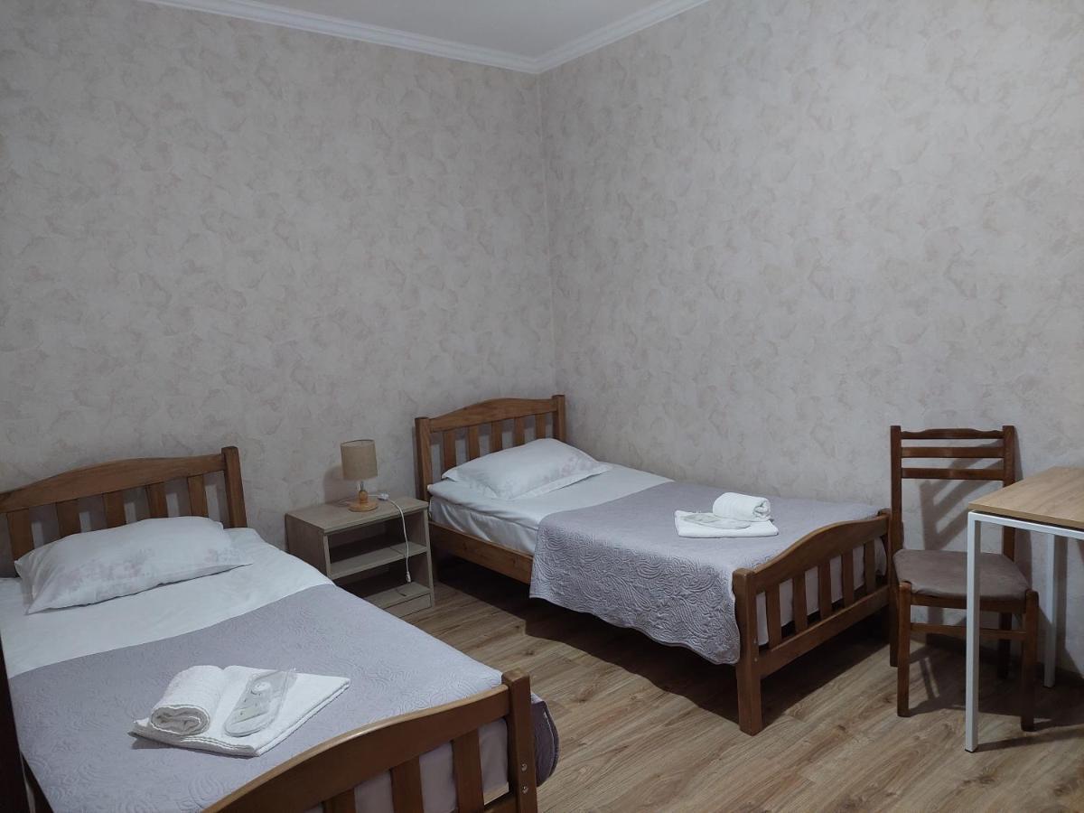Sesilia Hotell Kazbegi Eksteriør bilde