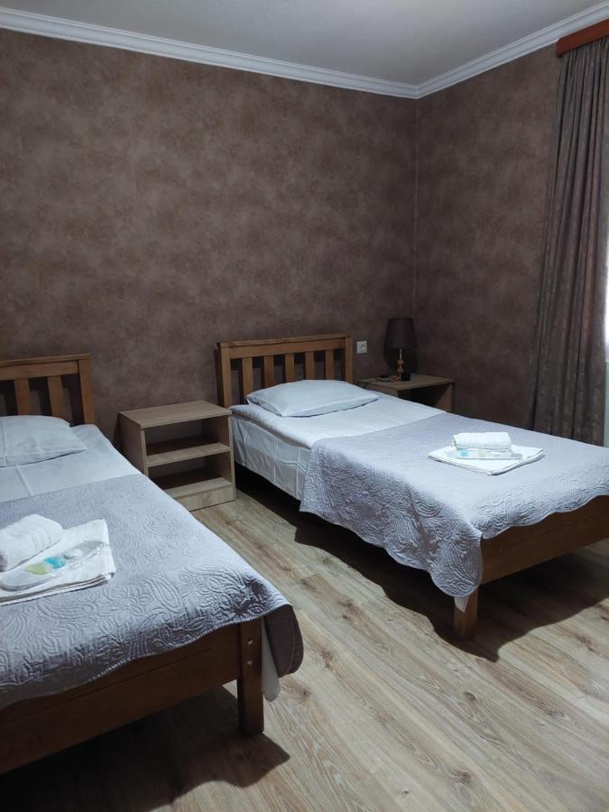 Sesilia Hotell Kazbegi Eksteriør bilde